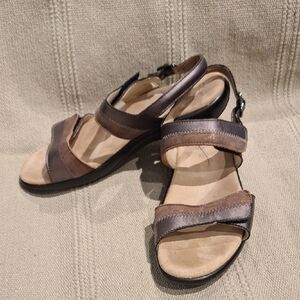 SAS Nudu womens Copper And Bronze Metalic Sandal Size 10N, NWOB